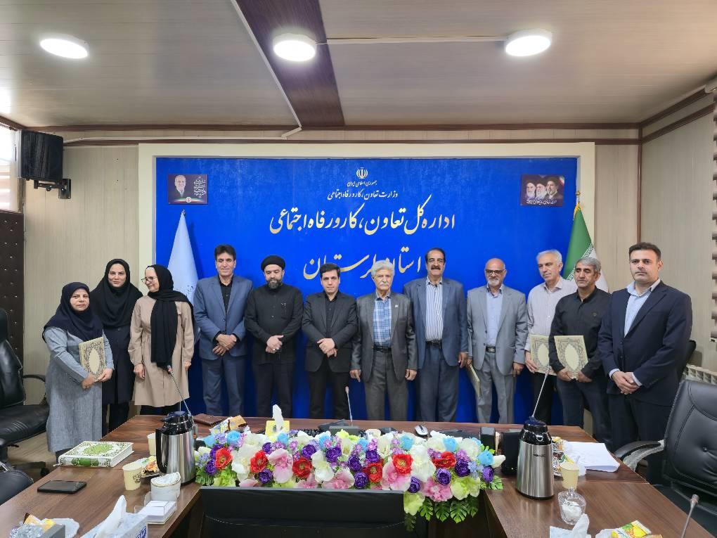 تجلیل مدیر صندوق بازنشستگی لرستان و مدیران استان از پیشکسوتان نمونه استان