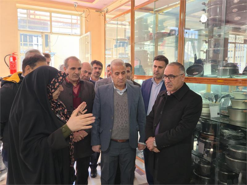 بازدید سرپرست صندوق بازنشستگی کشوری از تعاونی مصرف فرهنگیان بروجرد