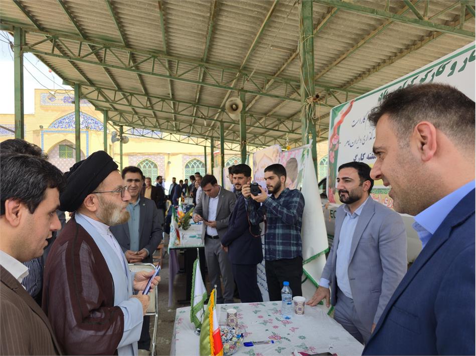 برپایی میز خدمت مدیریت صندوق بازنشستگی کشوری استان لرستان در مصلی الغدیر خرم آباد