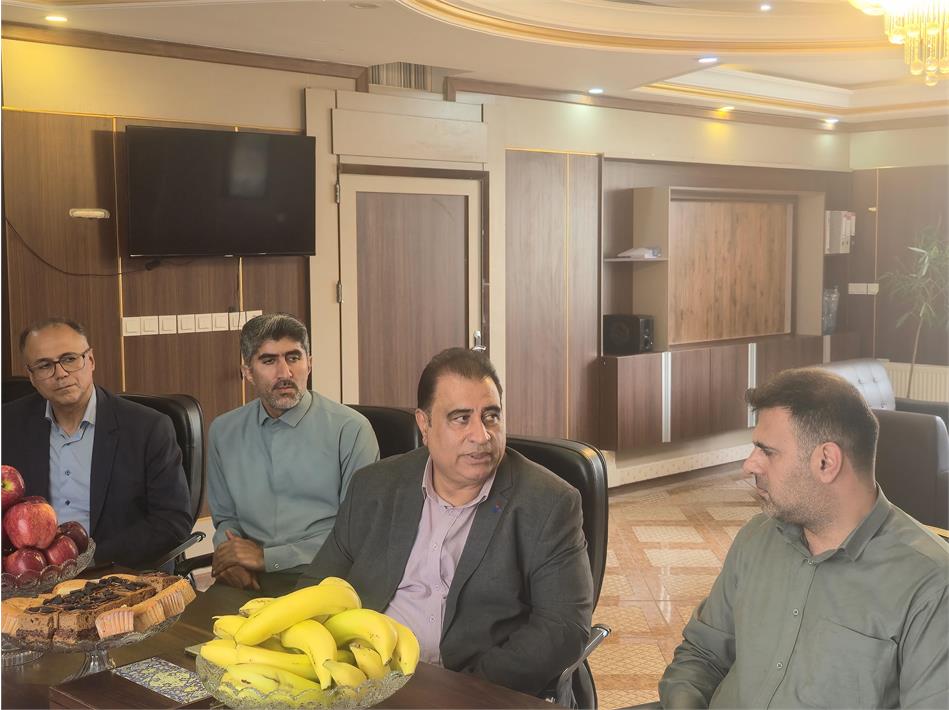 نشست مدیر صندوق بازنشستگی کشوری لرستان با مدیران شرکت بیمه دانا در استان