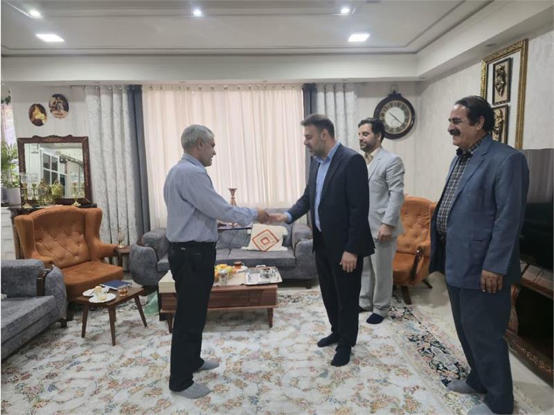 دیدار مدیر صندوق بازنشستگی کشوری استان لرستان با جانباز  و آزاده سرافراز دفاع مقدس